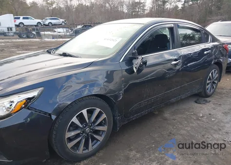2017 Nissan Altima 2.5 Sv z USA, uszkodzony, nr VIN 1N4AL3AP5HC167639